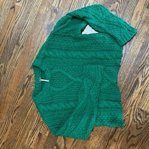 Free People like new Kelly green cropped cable sweater